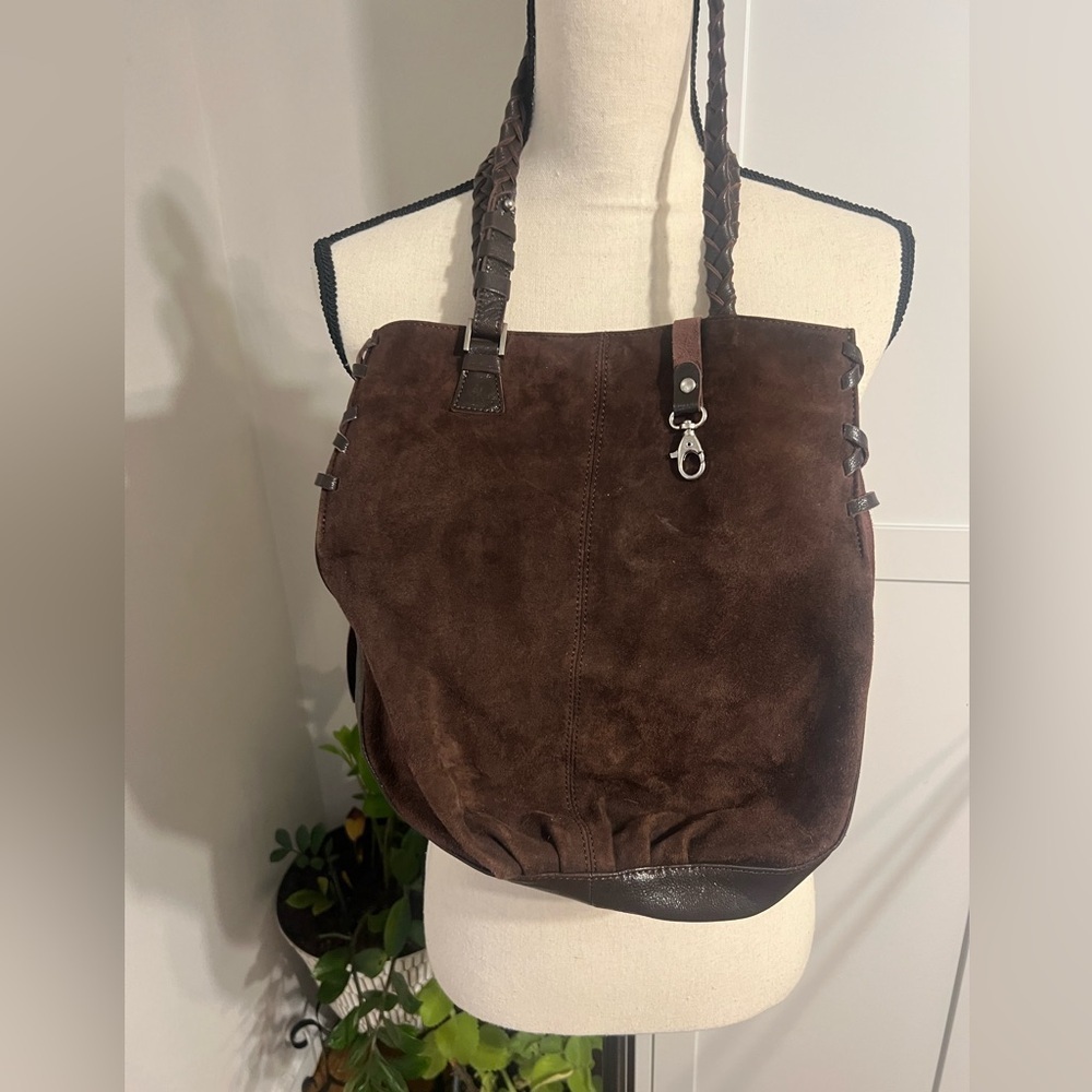 Chic Brown Suede Shoulder Bag - Picture 2 of 13